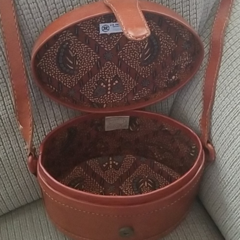 Purse - Picture 2 of 2